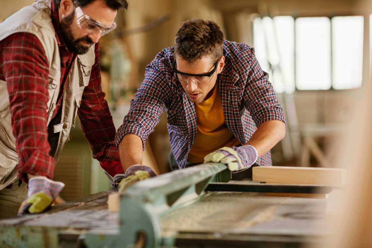 Skill Monetization Outside Traditional Employment